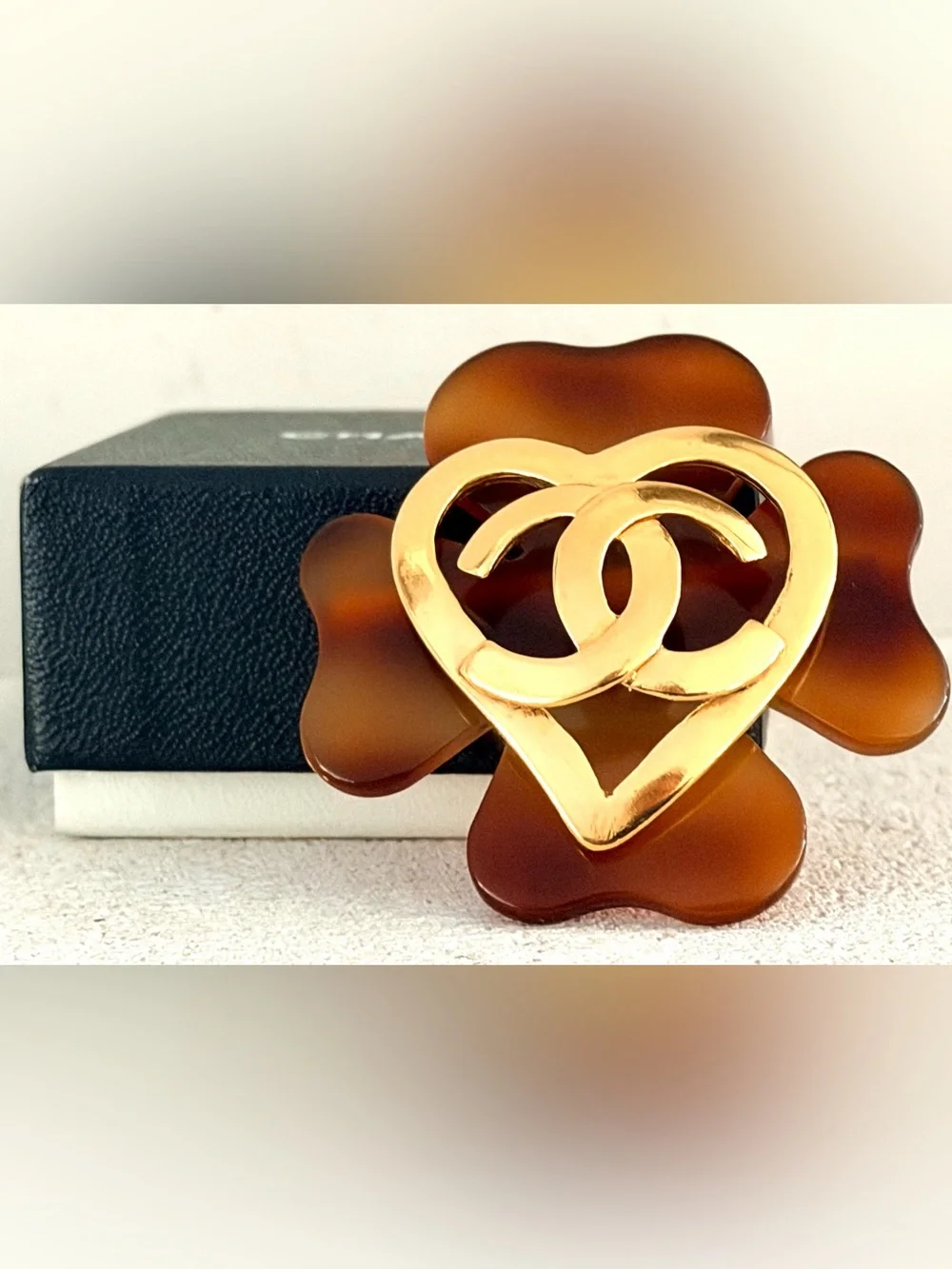 CHANEL Vintage 1994 94P Tortoiseshell Heart CC Clover Brooch